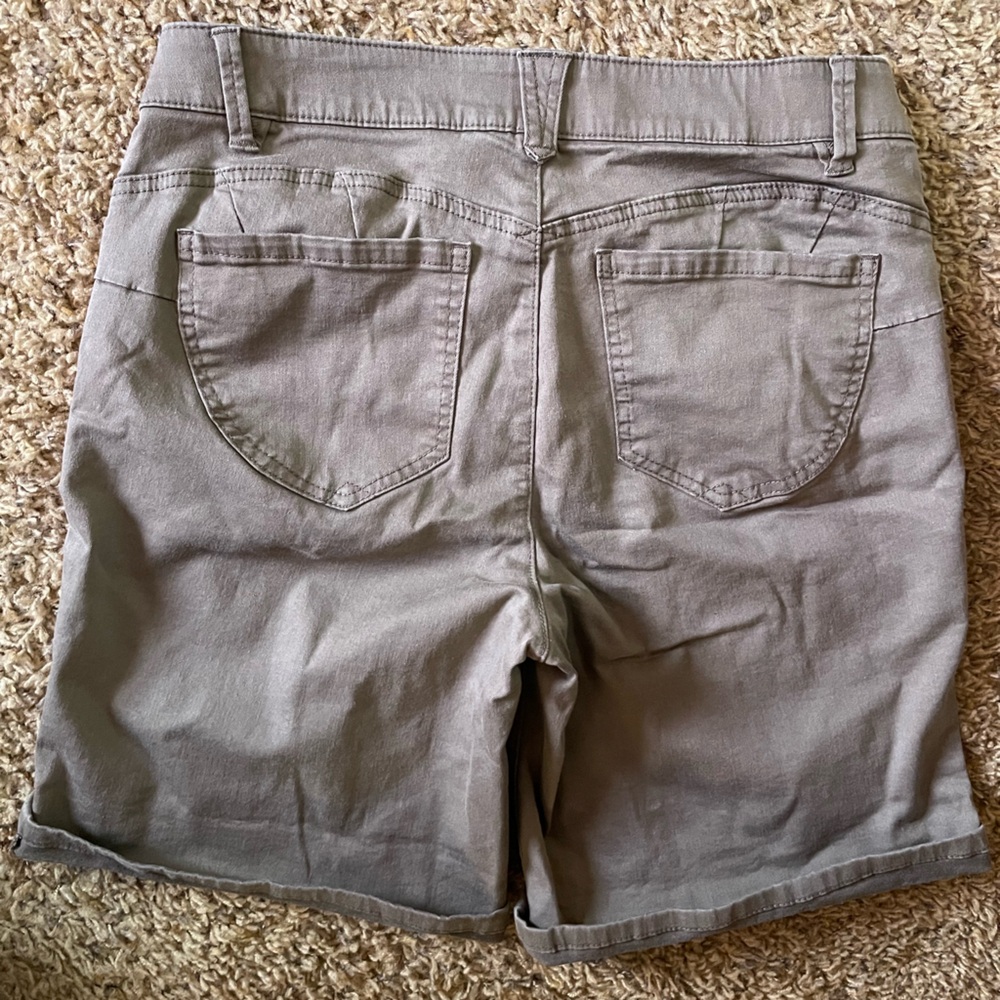 Democracy Women's “Ab Solution” Tan Shorts - Picture 2 of 3